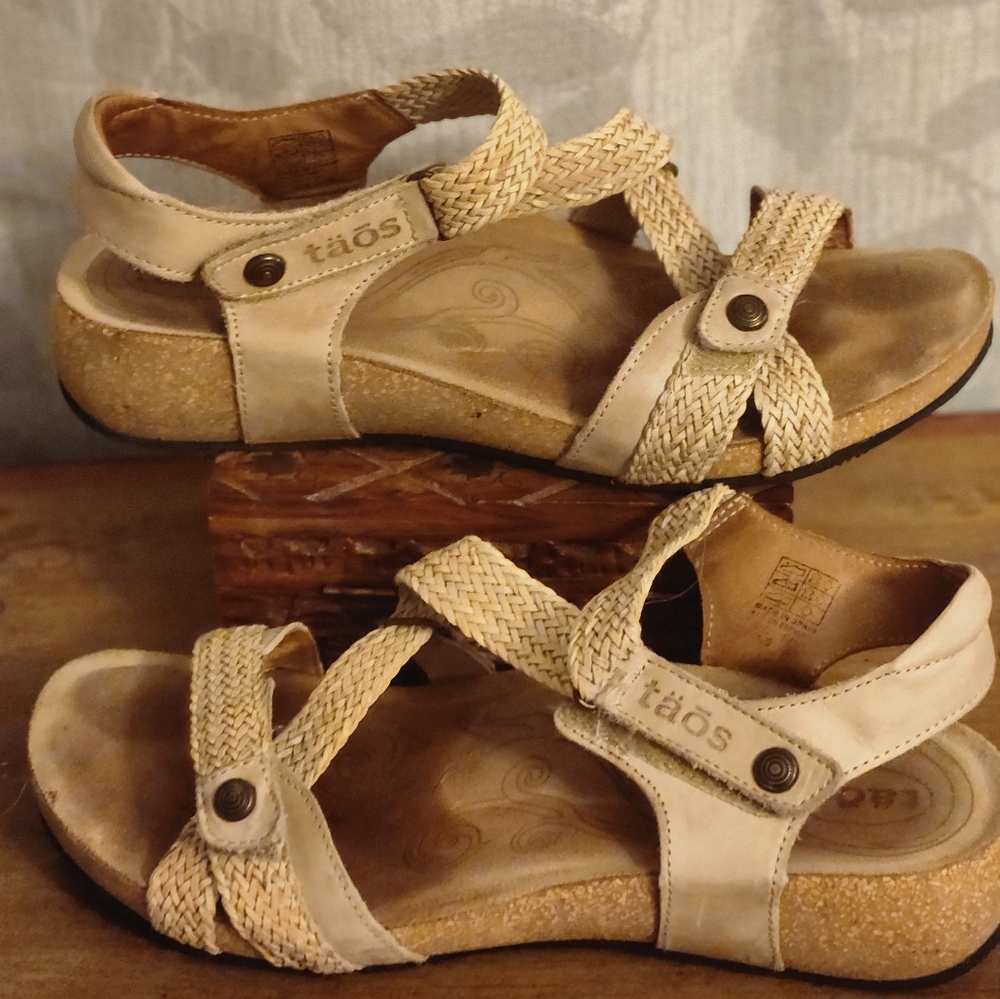 Taos Trulie Braided Leather Ankle Strap Sandals Size 7.5 stone